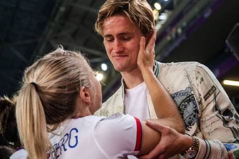 190518 Ada Hegerberg of Lyon celebrate with her boyfriend Thomas Rogne after the UEFA Women s Champions League final match between Lyon and Barcelona on May 18, 2019 in Budapest Photo Jon Olav Nesvold BILDBYRAN kod JE 160443,  Copyright: JONxOLAVxNESVOLD BB190518JE079