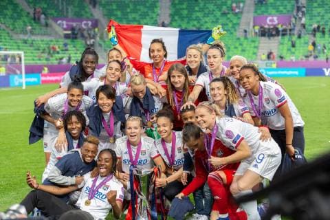 Olympique Lyon celebrates the renewed title Jubel, celebration, 18 05 2019, Budapest, football, women, UEFA Women s Champions League, Olympique Lyon FC Barcelona, womens football xprx