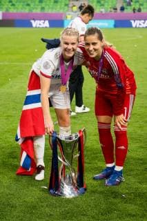 190518 Ada Hegerberg and goalkeeper Lisa Weiss of Lyon celebrate after the UEFA Women s Champions League final match between Lyon and Barcelona on May 18, 2019 in Budapest Photo Jon Olav Nesvold BILDBYRAN kod JE 160443,  Copyright: JONxOLAVxNESVOLD BB190518JE113