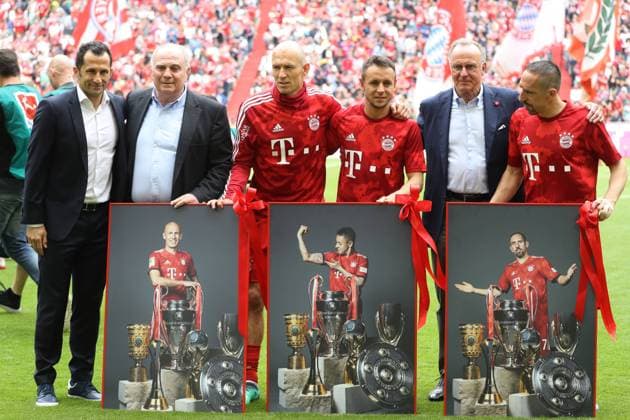 FC Bayern Munich becomes German Champion for the 7th time in a row against Eintracht Frankfurt FC Bayern is German Football Champion 2018 2019 Farewell to Arjen Robben, Rafinha and Frank Ribery from left Hasan Salihamidciz, Uli Hoeneß, Arjen Robben, Rafinha Karl Heinz Rummenigge and Franck Ribery Munich Bayern Deutschland Allianz Arena