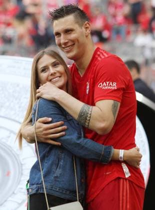 Niklas Süle and girlfriend Melissa Halter Football Allianz Arena Munich FC Bayern Munich Eintracht Frankfurt 18 05 2019 DFL AND DFB REGULATIONS PROHIBIT ANY USE OF PHOTOGRAPHS AS IMAGE SEQUENCES AND OR QUASI VIDEO