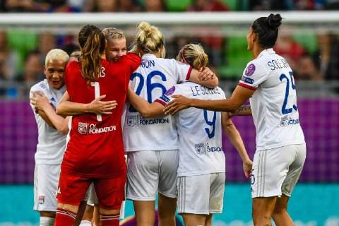 (L-R) Shanice van de Sanden of Olympique Lyonnais women, goalkeeper Lisa Weiss of Olympique Lyonnais women, Ada Hegerberg of Olympique Lyonnais women, Carolin Simon of Olympique Lyonnais women, Eugenie Le Sommer of Olympique Lyonnais women, Florencia Soledad Jaimes of Olympique Lyonnais women during the UEFA Women s Champions League final match between Olympique Lyonnais women v FC Barcelona, Barca women on May 18, 2018 at Ferencvaros Stadium in Budapest, Hungary UEFA Women s Champions League 2018 2019 xVIxVIxImagesx xGerritxvanxKeulenxIVx 14518265