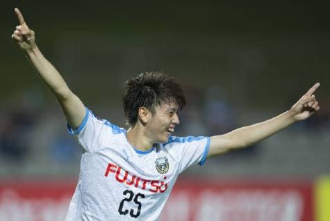 Sport Bilder des Tages AFC CHAMPIONS LEAGUE SYDNEY FC FRONTALE, Ao Tanaka of Kawasaki Frontale scores during the Group H, AFC Champions League match between the Sydney FC and the Kawasaki Frontale at Netstrata Jubilee Stadium in Sydney, Tuesday, May 21, 2019. ( NO ARCHIVING, EDITORIAL USE ONLY, NO USE IN BOOKS WITHOUT CONSENT SYDNEY NSW AUSTRALIA  Copyright: xCRAIGxGOLDINGx 20190521001400556780