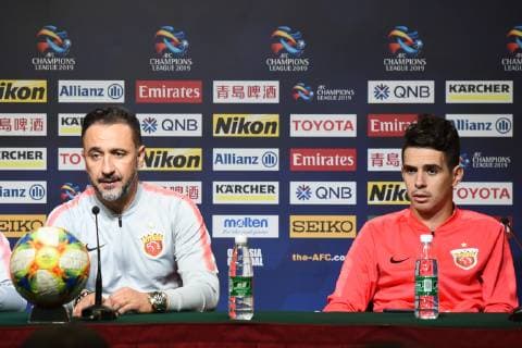 SHANGHAI, CHINA - MAY 21: Shanghai SIPG head coach Vitor Pereira (L) and player Oscar attend a press conference, PK, Pressekonferenz after the AFC Champions League Group H match between Shanghai SIPG and Ulsan Hyundai at Shanghai Stadium on May 21, 2019 in Shanghai, China.  Copyright: xVCGx CFP111217609404 