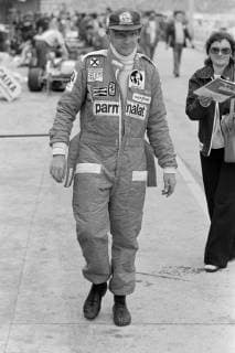 FORMEL I SAISON 1977 Grand Prix von Deutschland 30.07.1977 Niki LAUDA (AUT) geht in der Boxengasse. FOTO: WEREK Pressebildagentur xxNOxMODELxRELEASExx *** FORMULA I SAISON 1977 German Grand Prix 30 07 1977 Niki LAUDA AUT goes in the pit lane PHOTO WEREK Press photo agency xxNOxMODELxRELEASExx