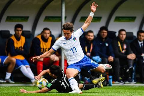 (L-R) Diego Lainez of Mexico U20, Luca Pellegrini of Italy U20 during the FIFA U-20 World Cup Poland 2019 group B match between Mexico U20 and Italy U20 at Gdynia Stadium on May 23, 2019 in Gdynia, Poland FIFA U-20 World Cup Poland 2019 2018 2019 xVIxVIxImagesx xGerritxvanxKeulenxIVx 14540219