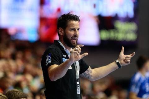 23 05 2019, xtgx, Handball DKB Bundesliga, SC Magdeburg VfL Gummersbach emspor, v l Bennet Wiegert Magdeburg, trainer gives instructions, gesticulates with arms, gesticulate, gives instructions GETEC Arena