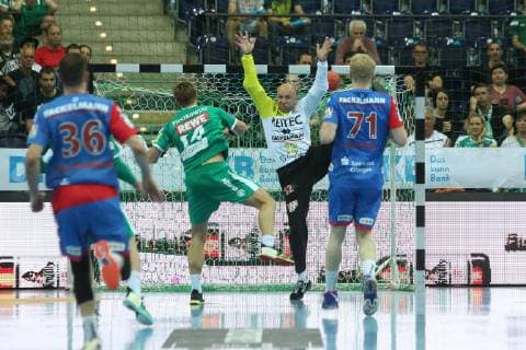 SC DHfK Leipzig vs. HC Erlangen, DKB HBL, 23 05 19 Handball, 1 Bundesliga, Season 2018 2019, 32 Matchday SC DHfK Leipzig vs. HC Erlangen on 23 05 19 in the Arena Leipzig In the picture goal by Niclas PIECZKOWSKI 14, DHfK Leipzig vs. goalkeeper Gorazd Skof 12, Erlangen