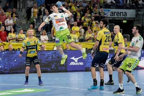 v li Gudjon Valur Sigurdsson RNL, 9 , Nemanja Zelenovic Göppingen, 42 , Ilija Abutovic RNL, 20 , Lars Röller RNL, 13 , Ivan Sliskovic Göppingen, 19 , at the jump throw, throw, goal throw, action, game scene, 23 05 2019, Mannheim, Handball, DKB Bundesliga, Rhein Neckar Löwen FRISCH AUF Göppingen xozx