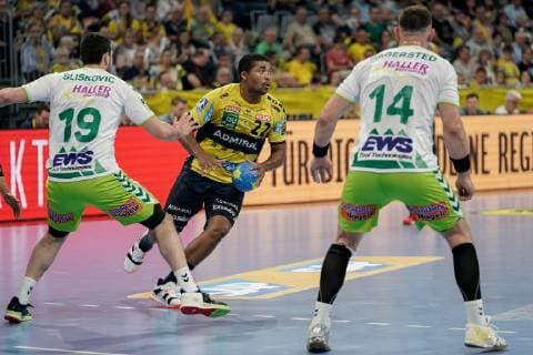 v li Ivan Sliskovic Göppingen, 19 , Mads Mensah Larsen RNL, 22 , Jacob Bagersted Göppingen, 14 , Action, Action, Game scene, 23 05 2019, Mannheim, Handball, DKB Bundesliga, Rhein Neckar Löwen FRISCH AUF Göppingen xozx