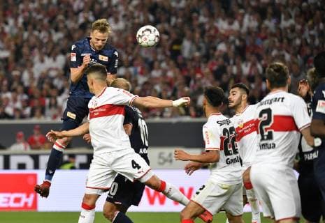 Goal to 2 2 Marvin Friedrich 1 FC Union Berlin by head against goalkeeper Ron Robert Zieler VfB Stuttgart VfB Stuttgart vs. 1 FC Union Berlin Relegation first leg 23 05 2019 DFL REGULATIONS PROHIBIT ANY USE OF PHOTOGRAPHS AS IMAGE SEQUENCES AND OR QUASI VIDEO VfB Stuttgart vs. 1 FC Union Berlin