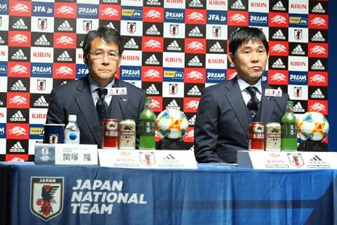 (L to R) Takashi Sekizuka, Hajime Moriyasu (JPN), MAY 24, 2019 - Football Soccer : Japan head coach Hajime Moriyasu attends a press conference, PK, Pressekonferenz to announce the squad for the Copa America Brasil 2019 at JFA House in Tokyo, Japan. Noxthirdxpartyxsales  (104134291)