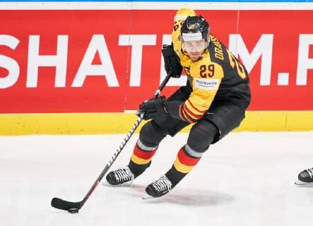 NHL, Eishockey Herren, USA Pro Player Leon DRAISAITL, DEB 29 (Edmonton Oilers) single action with puck, scheibe,single image, cut out, Freisteller full body, shot, shooting technique, shoots, einzelaktion, GERMANY - CZECH REPUBLIC 1-5 Deutschland - Tschechische Republik Quarter Final IIHF Ice hockey, Eishockey WORLD CHAMPIONSHIPS in Bratislava, Slovakia, Slowakei, May 23, 2019, Season 2018 2019, DEB, CZE Photographer: Peter Schatz