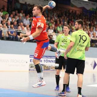 Benjamin Meschke HBW Balingen Weilstetten 13 past Sven Wesseling TV Emsdetten 24 behind and Yannick Draeger TV Emsdetten 19 right , TV Emsdetten vs HBW Balingen Weilstetten, Handball, 2 Bundesliga, 24 05 2019, TV Emsdetten vs HBW Balingen Weilstetten, Handball, 2 Bundesliga, 24 05 2019 Emsdetten Copyright: xEIBNER JanxStrohdiekx EP_JSK
