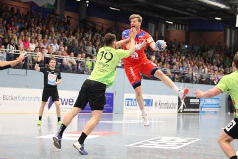Lars Friedrich HBW Balingen Weilstetten 10 against Yannick Draeger TV Emsdetten 19 left , TV Emsdetten vs HBW Balingen Weilstetten, Handball, 2 Bundesliga, 24 05 2019, TV Emsdetten vs HBW Balingen Weilstetten, Handball, 2 Bundesliga, 24 05 2019 Emsdetten Copyright: xEIBNER JanxStrohdiekx EP_JSK