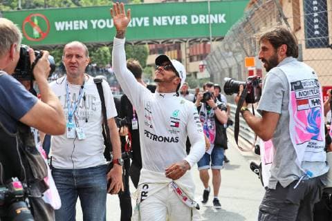 Lewis Hamilton Mercedes AMG Petronas Motorsport cheers the fans, Monaco Grand Prix 2019, Motorsport, Formula 1, 25 05 2019, Monaco Grand Prix 2019, Motorsport, Formula 1, 25 05 2019 Monte Carlo Copyright: xNeisx Eibner-Pressefotox EP_ans