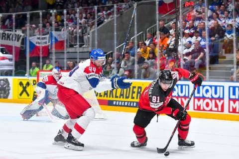 Eishockey, WM, Halbfinale, Kanada - Tschechien 2019.05.25 Bratyslawa Hokej IIHF Mistrzostwa Swiata Slowacja 2019 Elita Polfinal Kanada - Czechy N z Jan Rutta Jonathan Marchessault Foto Pawel Andrachiewicz PressFocus 2019.05.25 Bratislava Ice hockey, Eishockey IIHF Ice Hockey World Championship, WM, Weltmeisterschaft Semifinal Canada - Czech Republic Jan Rutta Jonathan Marchessault Credit: Pawel Andrachiewicz PressFocus NEWSPIX.PL --- Newspix.pl  20190525_PF_PA212