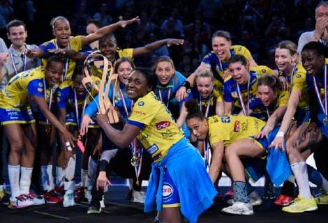 Joie des joueurs de l equipe Metz - trophee HANDBALL : Brest Bretagne HB vs Metz HB - Coupe de France - 25 05 2019 FedericoPestellini Panoramic 