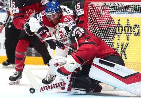 BRATISLAVA, SLOVAKIA - MAY 25, 2019: The Czech Republic s Jakub Voracek (L) and Canada s goalie Carter Hart in their 2019 IIHF Ice hockey, Eishockey World Championship, WM, Weltmeisterschaft semifinal match at Ondrej Nepela Arena. Anton Novoderezhkin TASS  TS0ACB6A