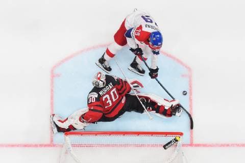 190525 Goaltender Matt Murray of Canada makes a save on a shot from Tomas Zohorna of Czech Republic during the 2019 IIHF Ice Hockey World Championship semifinal game between Canada and Czech Republic on May 25, 2019 in Bratislava Photo Joel Marklund BILDBYRAN kod JM 87960,  Copyright: JOELxMARKLUND BB190525JM073