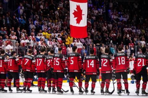 190525 Players of Canada gathers in front of the Canadian flag after the 2019 IIHF Ice Hockey World Championship semifinal game between Canada and Czech Republic on May 25, 2019 in Bratislava Photo Joel Marklund BILDBYRAN kod JM 87960,  Copyright: JOELxMARKLUND BB190525JM076