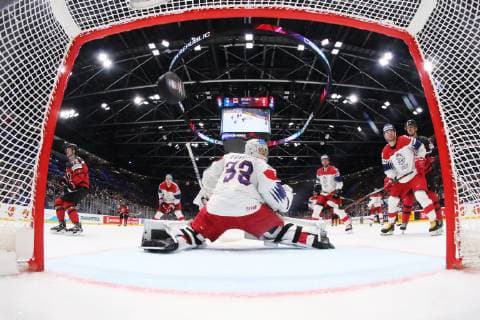 190525 Thomas Chabot of Canada scores 5 0 behind goaltender Pavel Francouz of Czech Republic during the 2019 IIHF Ice Hockey World Championship semifinal game between Canada and Czech Republic on May 25, 2019 in Bratislava Photo Andre Ringuette Pool BILDBYRAN,  Copyright: ANDRExRINGUETTE BB190525ZS003