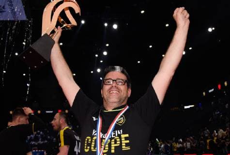 Joie de Eric Mathe ( entraineur Chambery ) - trophee HANDBALL : Chambery Savoie Mont Blanc HB vs Dunkerque HB Grand Littoral - Coupe de France - 25 05 2019 FedericoPestellini Panoramic 