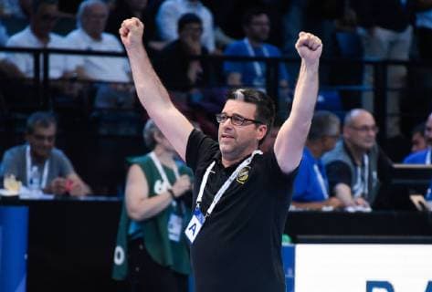 Joie de Eric Mathe ( entraineur Chambery ) HANDBALL : Chambery Savoie Mont Blanc HB vs Dunkerque HB Grand Littoral - Coupe de France - 25 05 2019 FedericoPestellini Panoramic 