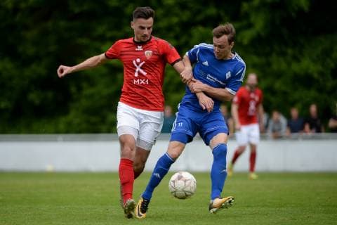v li Maximilian Lüftl FC Unterföhring, 5 Tobias Rembeck Deisenhofen, 11 in duel, duel, duel, tackle, dynamics, action, action, 25 05 2019, Unterföhring, football, delegation to Bayernliga Süd, FC Unterföhring FC Deisenhofen xslx