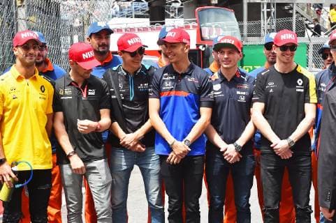 26 05 2019, xekx, Formula 1 FIA, 2019 Monaco Grand Prix Race emspor, v l Tribute to Niki Lauda, Formula 1 Driver with Niki Lauda Cap DFL DFB REGULATIONS PROHIBIT ANY USE OF PHOTOGRAPHS as IMAGE SEQUENCES and or QUASI VIDEO Monte Carlo eel-fotografie Eberhard Krieger