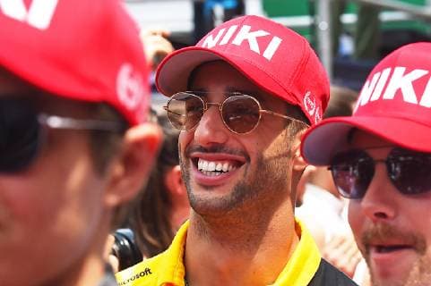 26 05 2019, xekx, Formula 1 FIA, 2019 Monaco Grand Prix race emspor, v l Daniel Ricciardo Renault F1 Team DFL DFB REGULATIONS PROHIBIT ANY USE OF PHOTOGRAPHS as IMAGE SEQUENCES and or QUASI VIDEO Monte Carlo eel-fotografie Eberhard Krieger