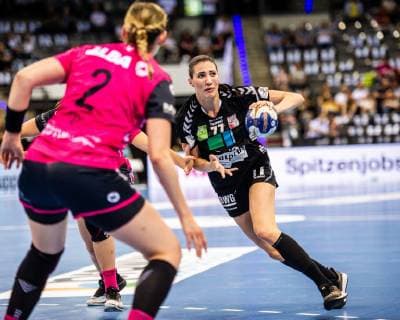 TuS Metzingen SV Union Halle Neustadt Divak, Viktoria SV Union Halle Neustadt 77 Zapf, Marlene TuS Metzingen 2 at the match of the DHB Cup Olympics FINAL4 TuS Metzingen vs SV Union Halle Neustadt Stuttgart 26 05 19 Handball DHB Cup , Stuttgart Baden Wuerttemberg Germany Porsche Arena