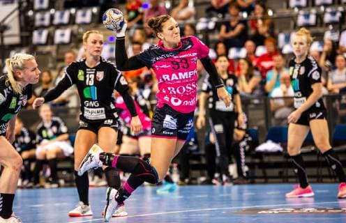 TuS Metzingen SV Union Halle Neustadt Behnke, Julia TuS Metzingen 93 at the game of the DHB Cup Olympus FINAL4 TuS Metzingen vs SV Union Halle Neustadt Stuttgart 26 05 19 Handball DHB Cup , Stuttgart Baden Wuerttemberg Germany Porsche Arena