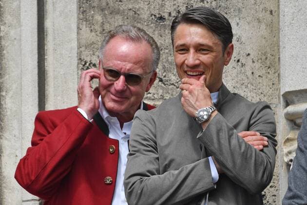 Sport Themen der Woche KW21 Sport Bilder des Tages Niko KOVAC (Trainer Bayern Muenchen) mit Karl Heinz RUMMENIGGE, (Vorstandsvorsitzender). FC Bayern Muenchen-Meisterfeier auf dem Rathausbalkon Marienplatz in Muenchen am 26.05.2019. Fussball,Saison 2018 19, DFB Pokal Finale RB Leipzig (L) - FC Bayern Muenchen (M) 0-3. *** Niko KOVAC Coach Bayern Muenchen with Karl Heinz RUMMENIGGE, Chairman of the Board of FC Bayern Muenchen Master Celebration on the Town Hall Balcony Marienplatz in Muenchen on 26 05 2019 Football, Season 2018 19, DFB Cup Final RB Leipzig L FC Bayern Muenchen M 0 3