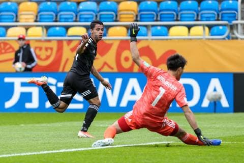 26.05.2019 GDYNIA UL. OLIMPIJSKA (POLAND) PILKA NOZNA (FOOTBALL) MISTRZOSTWA SWIATA W PILCE NOZNEJ DO LAT 20 (FIFA UNDER 20 WORLD CUP) MECZ (GAME) MEKSYK U20 - JAPONIA U20 (MEXICO U20 - JAPAN U20) NZ ROBERTO DE LA ROSA FOTO TADEUSZ SKWIOT CYFRASPORT NEWSPIX.PL --- Newspix.pl  20190525TSCS6314