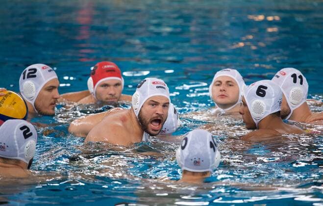 Sport Themen der Woche KW21 Sport Bilder des Tages Wasserball Bundesliga Herren 26.05.2019 Schwimmhalle Berlin Schöneberg DWL Play Off 2018 2019 Finale 3.Spiel Wasserfreunde Spandau gegen Waspo 98 Hannover 12 : 8 SPANDAU ist Deutscher Meister Kapitän Marko STAMM stimmt sein Team ein *** Water Polo Bundesliga Men 26 05 2019 Swimming Pool Berlin Schöneberg DWL Play Off 2018 2019 Final 3 Game Wasserfreunde Spandau against Waspo 98 Hannover 12 8 SPANDAU is German Champion Captain Marko STAMM tunes up his team