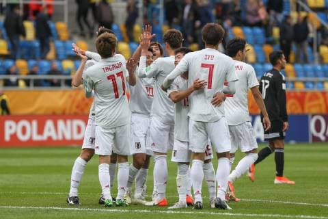 GDYNIA 26.05.2019 GRUPA B MISTRZOSTWA SWIATA U20 W PILCE NOZNEJ MECZ: MEKSYK - JAPONIA --- GROUP B 2019 FIFA U-20 WORLD CUP MATCH: MEXICO - JAPAN --- NZ Kyosuke TAGAWA , Mitsuki SAITO , Toichi SUZUKI , Hiroki ITO , radosc celebration , zwyciezca winner , team druzyna , FOT. GRZEGORZ RADTKE 058sport.pl NEWSPIX.PL --- Newspix.pl  20190526_081_GRZ_4109_RAD