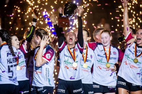 Thueringer HC SG BBM Bietigheim Winner of the OLYMP FINAL4 DHB Cup 2019 here team with cup at the DHB Cup Olympics FINAL4 Thueringer HC SG BBM Bietigheim Stuttgart 26 05 19 Handball DHB Cup , Stuttgart Baden Wuerttemberg Germany Porsche Arena