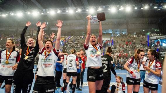 Thueringer HC SG BBM Bietigheim Winner of the OLYMP FINAL4 DHB Cup 2019 here team with cup at the DHB Cup Olympics FINAL4 Thueringer HC SG BBM Bietigheim Stuttgart 26 05 19 Handball DHB Cup , Stuttgart Baden Wuerttemberg Germany Porsche Arena