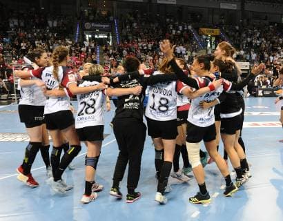 Cheers at THC DHB, Handbal, Women, DHB Cup, Olympics Final 4, Final, 26 05 2019, Photo TBaur Eibner Thueringer HC vs SG BBM Bietigheim Stuttgart Copyright: xEIBNER TobiasxBaurx EP_TBR