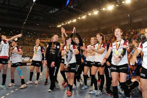 Ina Großmann Thueringer HC 21 with Cup DHB, Handbal, Women, DHB Cup, Olympic Final 4, Final, 26 05 2019, Photo TBaur Eibner Thueringer HC vs. SG BBM Bietigheim Stuttgart Copyright: xEIBNER TobiasxBaurx EP_TBR
