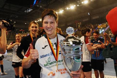 Ina Großmann Thueringer HC 21 with Cup DHB, Handbal, Women, DHB Cup, Olympic Final 4, Final, 26 05 2019, Photo TBaur Eibner Thueringer HC vs. SG BBM Bietigheim Stuttgart Copyright: xEIBNER TobiasxBaurx EP_TBR