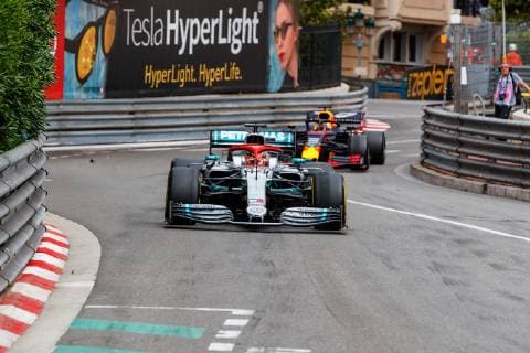 Lewis Hamilton Mercedes AMG Petronas Motorsport leads the race ahead of Max Verstappen Aston Martin Red Bull Racing, Grand Prix of Monaco 2019, Motorsport, Formula 1, 26 05 2019, Grand Prix of Monaco 2019, Motorsport, Formula 1, 26 05 2019 Copyright: xEIBNER AlexanderxNeisx EP_ANS