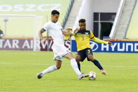 BYDGOSZCZ 26.05.2019 MECZ GRUPA B MISTRZOSTWA SWIATA DO LAT 20 U20 W PILCE NOZNEJ 2019: EKWADOR - WLOCHY --- 2019 FIFA U-20 WORLD CUP GROUP B MATCH: ECUADOR - ITALY GIANLUCA SCAMACCA , DIEGO PALACIOS FOT. MATEUSZ BOSIACKI 400MM.PL NEWSPIX.PL --- Newspix.pl  190526BOS037