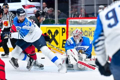 2019.05.26 Bratyslawa Hokej IIHF Mistrzostwa Swiata Slowacja 2019 Elita Final Kanada - Finlandia N z Kevin Lankinen Jani Hakanpaa Foto Pawel Andrachiewicz PressFocus 2019.05.26 Bratislava Ice hockey, Eishockey IIHF Ice Hockey World Championship, WM, Weltmeisterschaft Final Canada - Finland Kevin Lankinen Jani Hakanpaa Credit: Pawel Andrachiewicz PressFocus NEWSPIX.PL --- Newspix.pl  20190526_PF_PA208