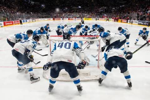 190526 Players of Finland gathers ahead of the 2019 IIHF Ice Hockey World Championship gold medal game between Canada and Finland on May 26, 2019 in Bratislava Photo Joel Marklund BILDBYRAN kod JM 87962,  Copyright: JOELxMARKLUND BB190526JM079