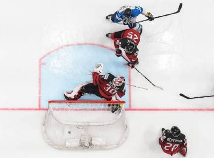 190526 Marko Anttila of Finland not in picture scores 1 2 behind goaltender Matt Murray of Canada during the 2019 IIHF Ice Hockey World Championship gold medal game between Canada and Finland on May 26, 2019 in Bratislava Photo Joel Marklund BILDBYRAN kod JM 87962,  Copyright: JOELxMARKLUND BB190526JM088