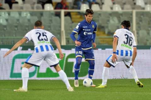Fußball, Italien, Aufstiegrunde zur Serie A, Delfino Pescara - Hellas Verona Foto Fabio Urbini LaPresse 26 Maggio 2019 Pescara (PE) Italia calcio Pescara vs Hellas Verona - Campionato di calcio Serie BKT 2018 2019 - stadio Cornacchia. Nella foto:Matos Hellas Verona Fabio Urbini LaPresse May 26, 2019 Pescara (PE) Italy sport soccer Pescara vs Hellas Verona - Italian Football Championship League BKT 2018 2019 - Cornacchia stadium. In the pic:Matos Hellas Verona  Copyright: xFabioxUrbini LaPressex