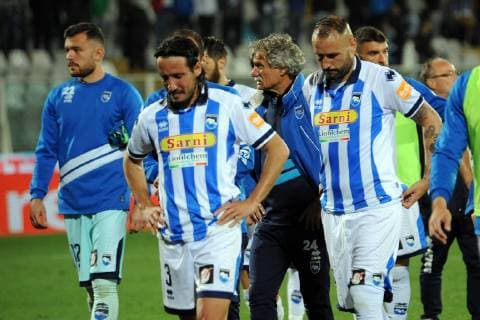 Fußball, Italien, Aufstiegrunde zur Serie A, Delfino Pescara - Hellas Verona Foto Fabio Urbini LaPresse 26 Maggio 2019 Pescara (PE) Italia calcio Pescara vs Hellas Verona - Campionato di calcio Serie BKT 2018 2019 - stadio Cornacchia. Nella foto: delusione Pescara a fine gara Fabio Urbini LaPresse May 26, 2019 Pescara (PE) Italy sport soccer Pescara vs Hellas Verona - Italian Football Championship League BKT 2018 2019 - Cornacchia stadium. In the pic: delusion Pescara  Copyright: xFabioxUrbini LaPressex