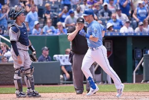 May 26, 2019: Kansas City Royals first baseman Hunter Dozier (17) crosses the plate after hitting a two run home run in the bottom of the fifth inning during an American League game between the New York Yankees and the Kansas City Royals held at Kaufmann Stadium in Kansas City, MO CSM MLB, Baseball Herren, USA 2019: Yankees vs Royals May 26 - ZUMAc04_ 20190526_zaf_c04_220 Copyright: xRichardxUlreichx